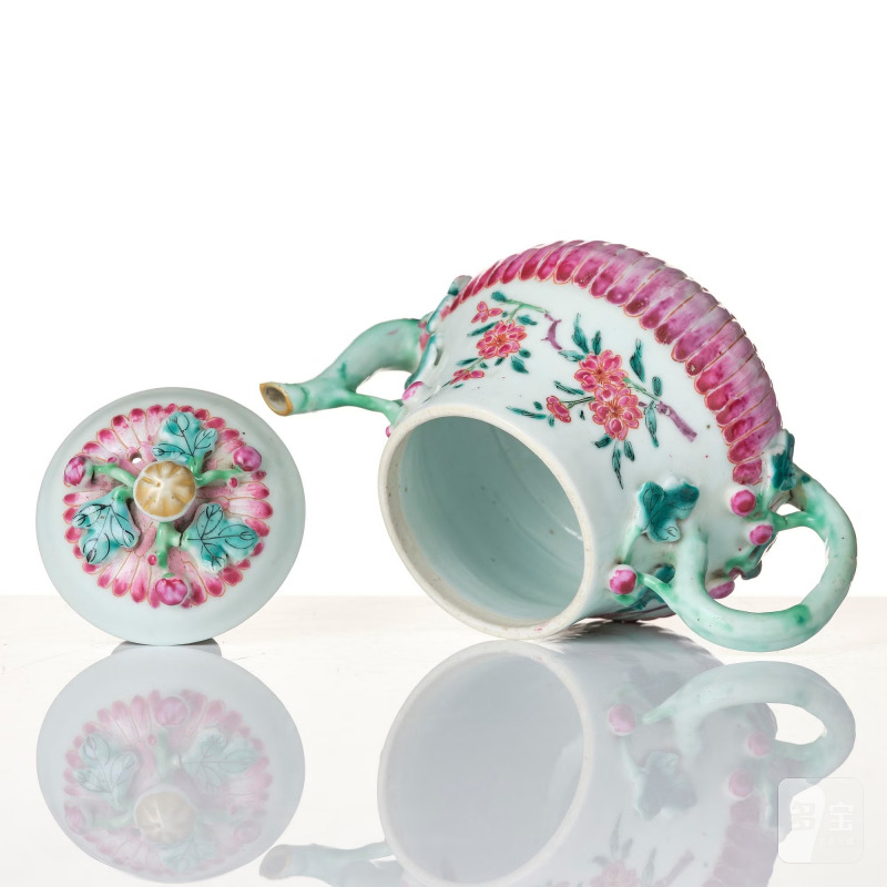 A famille rose tea pot with cover, - 图5